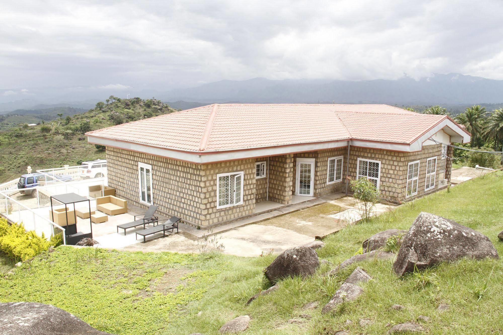 Saddle Hill Ranch Hotel Bafut Ngoại thất bức ảnh