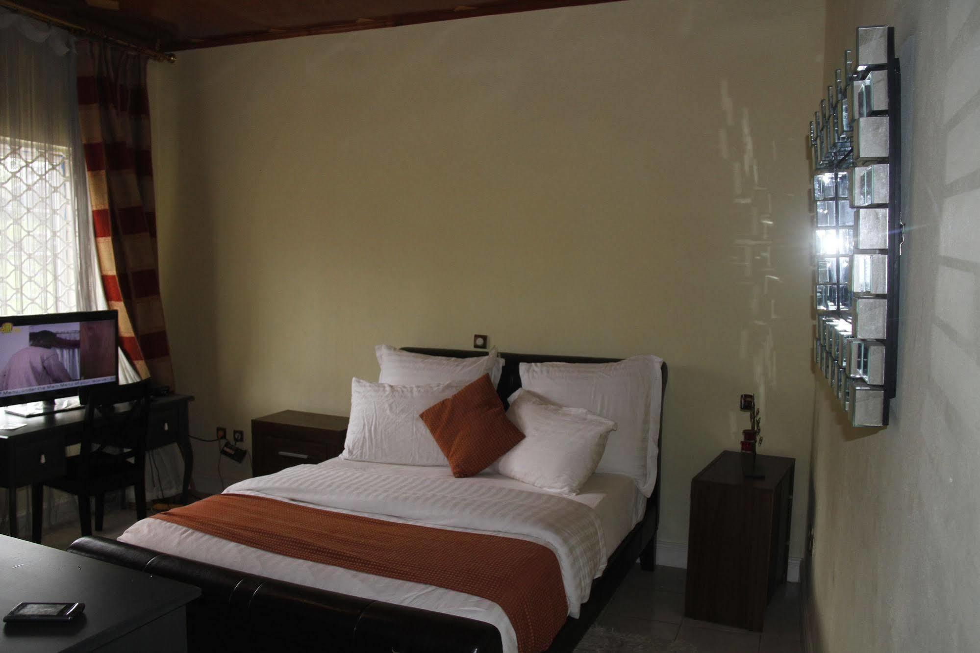 Saddle Hill Ranch Hotel Bafut Ngoại thất bức ảnh