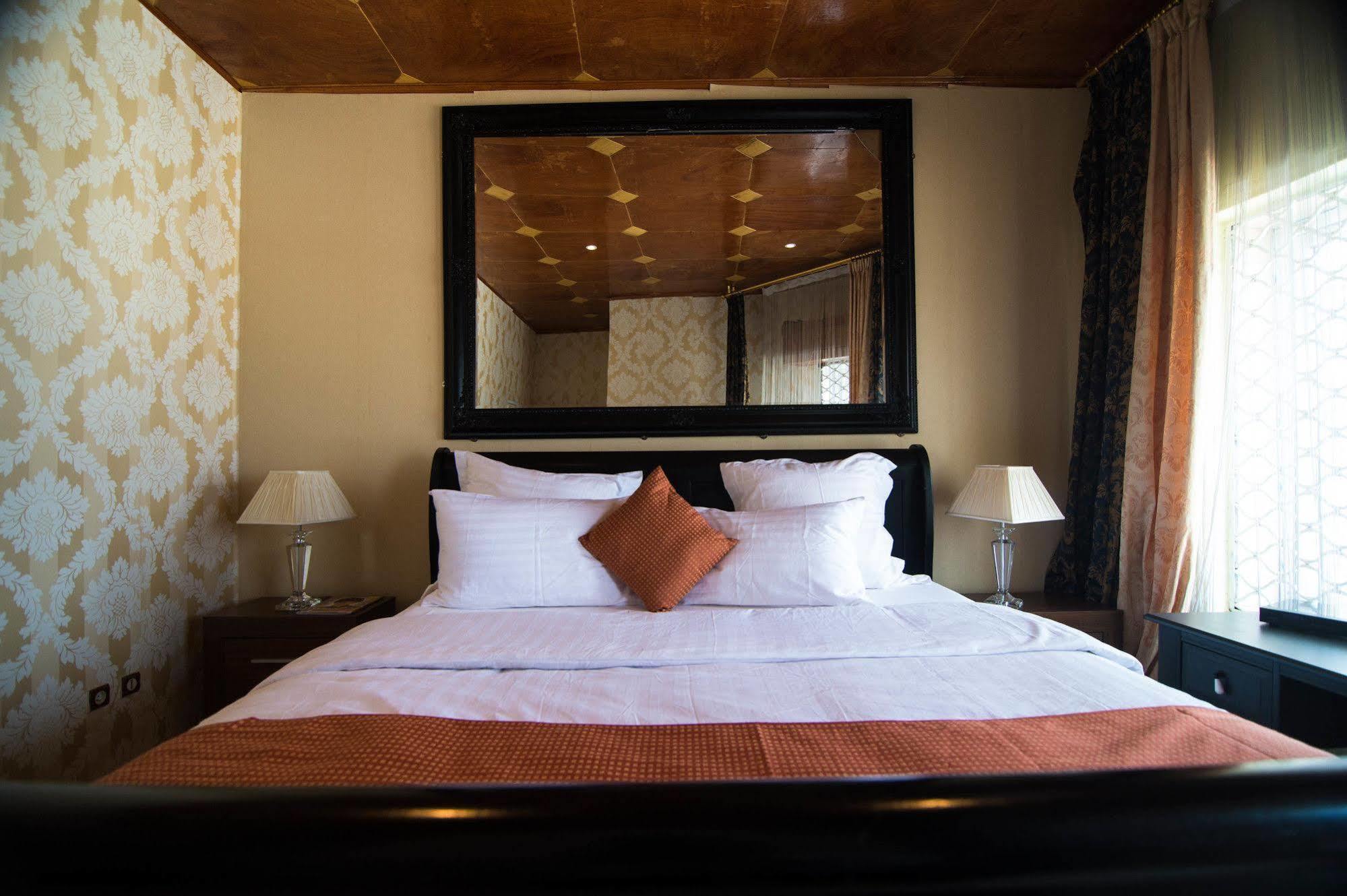 Saddle Hill Ranch Hotel Bafut Ngoại thất bức ảnh