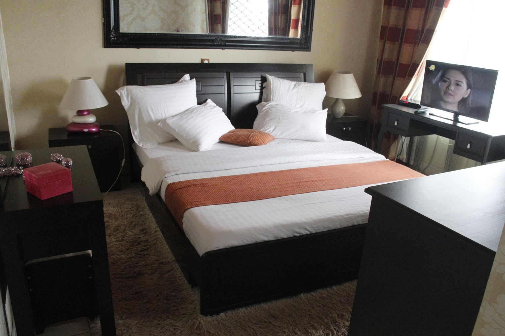 Saddle Hill Ranch Hotel Bafut Ngoại thất bức ảnh