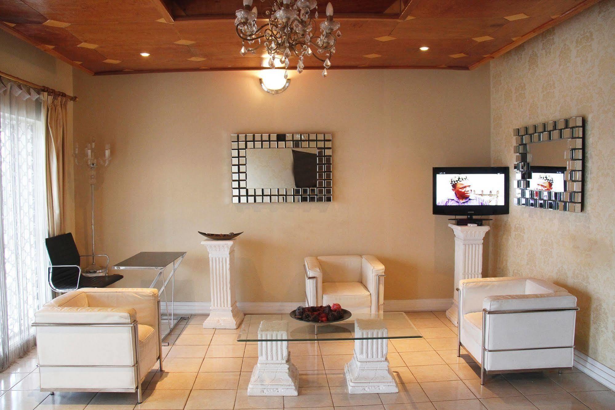 Saddle Hill Ranch Hotel Bafut Ngoại thất bức ảnh