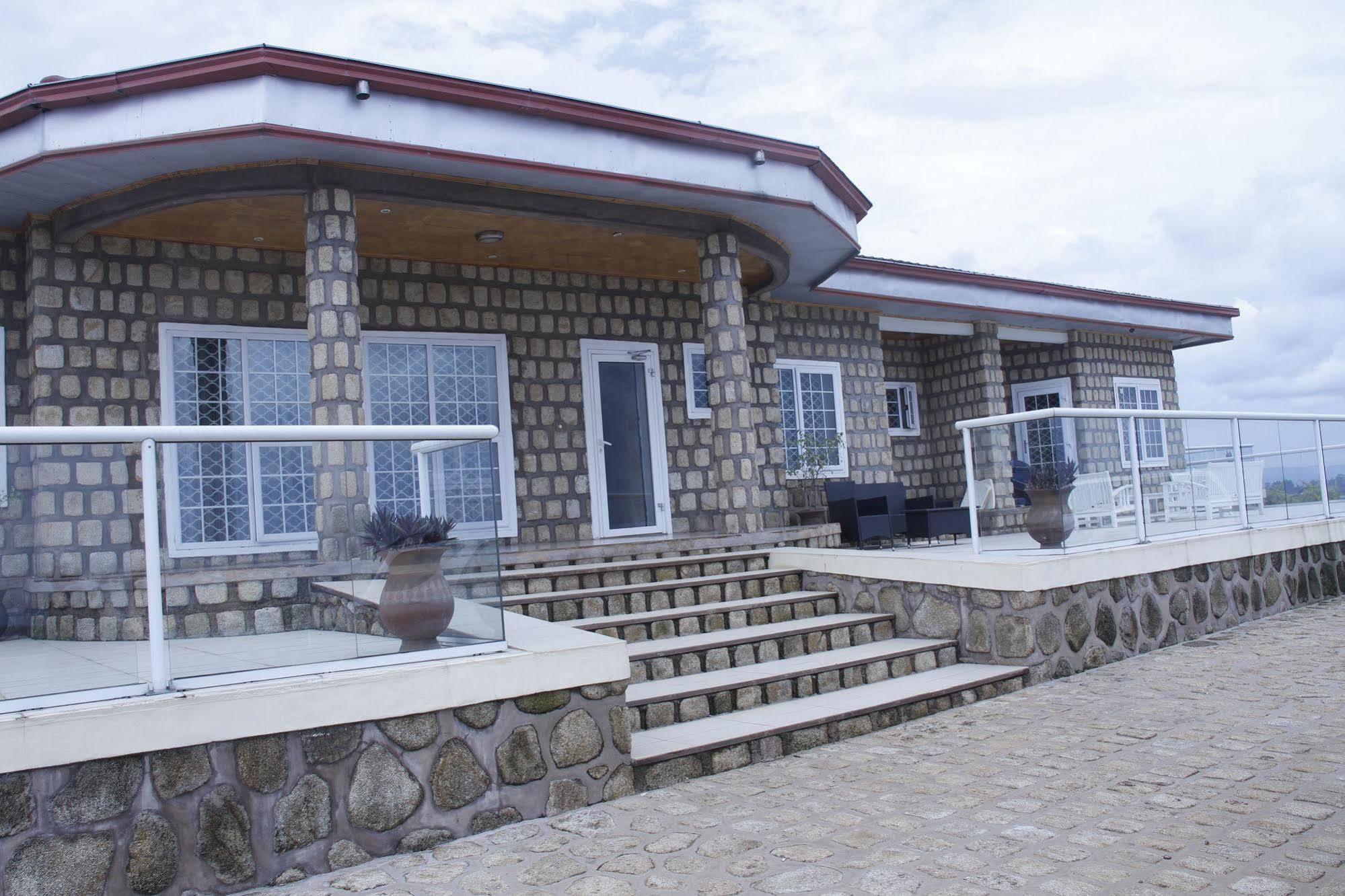 Saddle Hill Ranch Hotel Bafut Ngoại thất bức ảnh